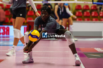 2024-09-08 - Josephine Obossa #11 of UYBA E-Work Volley Busto Arsizio seen in action during Volley 2024/25 UYBA CUP at E-Work Arena - UYBA VOLLEY BUSTO ARSIZIO - RITRATTI - EVENTS - VOLLEYBALL