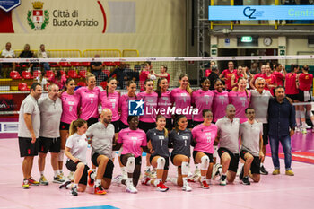 2024-09-08 - UYBA E-Work Volley Busto Arsizio team line up during Volley 2024/25 UYBA CUP at E-Work Arena - UYBA VOLLEY BUSTO ARSIZIO - RITRATTI - EVENTS - VOLLEYBALL