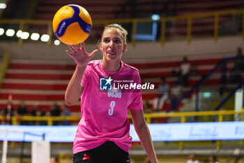 2024-09-08 - Pleun Van Der Pijl #3 of UYBA E-Work Volley Busto Arsizio seen in action during Volley 2024/25 UYBA CUP at E-Work Arena - UYBA VOLLEY BUSTO ARSIZIO - RITRATTI - EVENTS - VOLLEYBALL