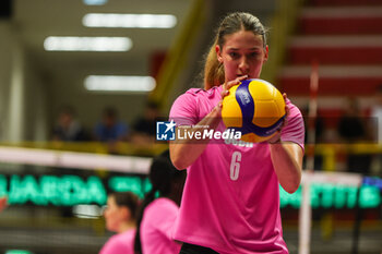 2024-09-08 - Silke Van Avermaet #6 of UYBA E-Work Volley Busto Arsizio seen in action during Volley 2024/25 UYBA CUP at E-Work Arena - UYBA VOLLEY BUSTO ARSIZIO - RITRATTI - EVENTS - VOLLEYBALL