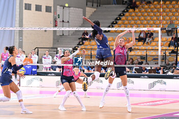 2024-09-20 - Actions of the game and players' images during the match between Vero Volley Milano and Savino Del Bene Scandicci match at Courmayeur Sport Center - 20th September 2024, during the Courmayeur Cup 24 - COURMAYEUR CUP - VERO VOLLEY MILANO VS SAVINO DEL BENE SCANDICCI - EVENTS - VOLLEYBALL