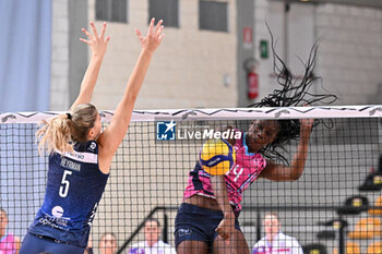 2024-09-20 - Actions of the game and players' images during the match between Vero Volley Milano and Savino Del Bene Scandicci match at Courmayeur Sport Center - 20th September 2024, during the Courmayeur Cup 24 - COURMAYEUR CUP - VERO VOLLEY MILANO VS SAVINO DEL BENE SCANDICCI - EVENTS - VOLLEYBALL