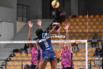 2024-09-20 - Actions of the game and players' images during the match between Vero Volley Milano and Savino Del Bene Scandicci match at Courmayeur Sport Center - 20th September 2024, during the Courmayeur Cup 24 - COURMAYEUR CUP - VERO VOLLEY MILANO VS SAVINO DEL BENE SCANDICCI - EVENTS - VOLLEYBALL