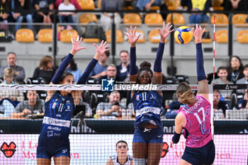 2024-09-20 - Actions of the game and players' images during the match between Vero Volley Milano and Savino Del Bene Scandicci match at Courmayeur Sport Center - 20th September 2024, during the Courmayeur Cup 24 - COURMAYEUR CUP - VERO VOLLEY MILANO VS SAVINO DEL BENE SCANDICCI - EVENTS - VOLLEYBALL