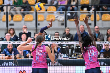 2024-09-20 - Actions of the game and players' images during the match between Vero Volley Milano and Savino Del Bene Scandicci match at Courmayeur Sport Center - 20th September 2024, during the Courmayeur Cup 24 - COURMAYEUR CUP - VERO VOLLEY MILANO VS SAVINO DEL BENE SCANDICCI - EVENTS - VOLLEYBALL