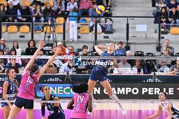 2024-09-20 - Actions of the game and players' images during the match between Vero Volley Milano and Savino Del Bene Scandicci match at Courmayeur Sport Center - 20th September 2024, during the Courmayeur Cup 24 - COURMAYEUR CUP - VERO VOLLEY MILANO VS SAVINO DEL BENE SCANDICCI - EVENTS - VOLLEYBALL