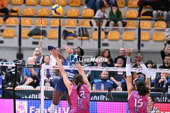 2024-09-20 - Actions of the game and players' images during the match between Vero Volley Milano and Savino Del Bene Scandicci match at Courmayeur Sport Center - 20th September 2024, during the Courmayeur Cup 24 - COURMAYEUR CUP - VERO VOLLEY MILANO VS SAVINO DEL BENE SCANDICCI - EVENTS - VOLLEYBALL