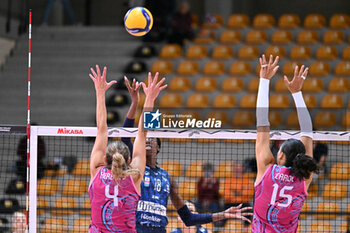 2024-09-20 - Actions of the game and players' images during the match between Vero Volley Milano and Savino Del Bene Scandicci match at Courmayeur Sport Center - 20th September 2024, during the Courmayeur Cup 24 - COURMAYEUR CUP - VERO VOLLEY MILANO VS SAVINO DEL BENE SCANDICCI - EVENTS - VOLLEYBALL