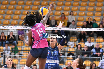 2024-09-20 - Actions of the game and players' images during the match between Vero Volley Milano and Savino Del Bene Scandicci match at Courmayeur Sport Center - 20th September 2024, during the Courmayeur Cup 24 - COURMAYEUR CUP - VERO VOLLEY MILANO VS SAVINO DEL BENE SCANDICCI - EVENTS - VOLLEYBALL