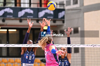 2024-09-20 - Actions of the game and players' images during the match between Vero Volley Milano and Savino Del Bene Scandicci match at Courmayeur Sport Center - 20th September 2024, during the Courmayeur Cup 24 - COURMAYEUR CUP - VERO VOLLEY MILANO VS SAVINO DEL BENE SCANDICCI - EVENTS - VOLLEYBALL