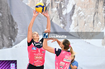 2024-09-21 - Actions of the game and players' images during the match between Savino Del Bene Scandicci and Igor Gorgonzola Novara match at Courmayeur Sport Center - 21th September 2024, during the Courmayeur Cup 24 - COURMAYEUR CUP - FINALE 3° POSTO - IGOR GORGONZOLA NOVARA VS SAVINO DEL BENE SCANDICCI - EVENTS - VOLLEYBALL