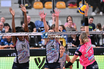 2024-09-21 - Actions of the game and players' images during the match between Savino Del Bene Scandicci and Igor Gorgonzola Novara match at Courmayeur Sport Center - 21th September 2024, during the Courmayeur Cup 24 - COURMAYEUR CUP - FINALE 3° POSTO - IGOR GORGONZOLA NOVARA VS SAVINO DEL BENE SCANDICCI - EVENTS - VOLLEYBALL