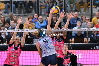 2024-09-21 - Actions of the game and players' images during the match between Savino Del Bene Scandicci and Igor Gorgonzola Novara match at Courmayeur Sport Center - 21th September 2024, during the Courmayeur Cup 24 - COURMAYEUR CUP - FINALE 3° POSTO - IGOR GORGONZOLA NOVARA VS SAVINO DEL BENE SCANDICCI - EVENTS - VOLLEYBALL