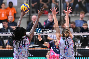 2024-09-21 - Actions of the game and players' images during the match between Savino Del Bene Scandicci and Igor Gorgonzola Novara match at Courmayeur Sport Center - 21th September 2024, during the Courmayeur Cup 24 - COURMAYEUR CUP - FINALE 3° POSTO - IGOR GORGONZOLA NOVARA VS SAVINO DEL BENE SCANDICCI - EVENTS - VOLLEYBALL