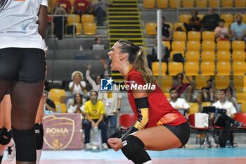 2024-09-22 - Giorgia Zannoni of Roma Volley Club celebrate a winning point during CEV Volleyball Challenge Cup 2025 Women – Zonal Prequalification Round WEVZA CUP – Finals 1st and 2nd place - between Roma Volley and CD Heidelberg Wolkswagen at Palazzetto dello Sport on September 22, 2024 in Rome, Italy - WEVZA CUP WOMEN - FINALE 1° POSTO - ROMA VOLLEY VS CD HEIDELBERG - EVENTS - VOLLEYBALL