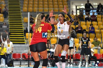 2024-09-22 - Wilma Salas of Roma Volley Club celebrate a winning point during CEV Volleyball Challenge Cup 2025 Women – Zonal Prequalification Round WEVZA CUP – Finals 1st and 2nd place - between Roma Volley and CD Heidelberg Wolkswagen at Palazzetto dello Sport on September 22, 2024 in Rome, Italy - WEVZA CUP WOMEN - FINALE 1° POSTO - ROMA VOLLEY VS CD HEIDELBERG - EVENTS - VOLLEYBALL