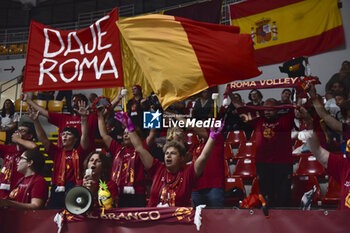 2024-09-22 - Supporters of roma Volley during CEV Volleyball Challenge Cup 2025 Women – Zonal Prequalification Round WEVZA CUP – Finals 1st and 2nd place - between Roma Volley and CD Heidelberg Wolkswagen at Palazzetto dello Sport on September 22, 2024 in Rome, Italy. - WEVZA CUP WOMEN - FINALE 1° POSTO - ROMA VOLLEY VS CD HEIDELBERG - EVENTS - VOLLEYBALL