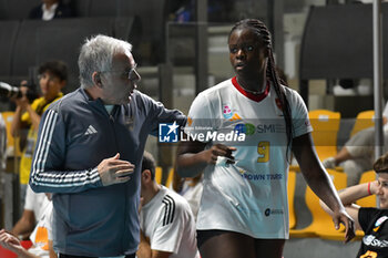 2024-09-22 - Giuseppe Cuccarini coach and Aana Enioola Adelusi of Roma Volley Club during CEV Volleyball Challenge Cup 2025 Women – Zonal Prequalification Round WEVZA CUP – Finals 1st and 2nd place - between Roma Volley and CD Heidelberg Wolkswagen at Palazzetto dello Sport on September 22, 2024 in Rome, Italy. - WEVZA CUP WOMEN - FINALE 1° POSTO - ROMA VOLLEY VS CD HEIDELBERG - EVENTS - VOLLEYBALL