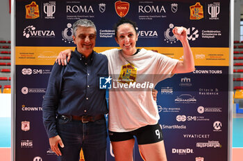 2024-09-19 - Patricia Aranda Munoz of CD Heidelberg Volkswagen and Pietro Mele in action during the day 2 of the CEV Volleyball Challenge Cup 2025 Women - Prequalification Round WEVZA CUP between CV Kiele SOCUELLAMOS and CD Heidelberg LAS PALMAS at the Palazzetto dello Sport on September 19, 2024 in Rome, Italy. - WEVZA CUP WOMEN - CV KIELE SOCUELLAMOS VS CD HEIDELBERG WOLSWAGEN LAS PALMAS - INTERNATIONALS - VOLLEYBALL