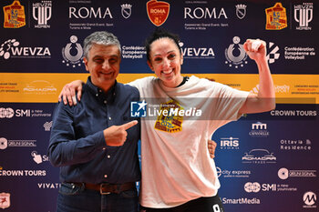 2024-09-19 - Patricia Aranda Munoz of CD Heidelberg Volkswagen and Pietro Mele in action during the day 2 of the CEV Volleyball Challenge Cup 2025 Women - Prequalification Round WEVZA CUP between CV Kiele SOCUELLAMOS and CD Heidelberg LAS PALMAS at the Palazzetto dello Sport on September 19, 2024 in Rome, Italy. - WEVZA CUP WOMEN - CV KIELE SOCUELLAMOS VS CD HEIDELBERG WOLSWAGEN LAS PALMAS - INTERNATIONALS - VOLLEYBALL