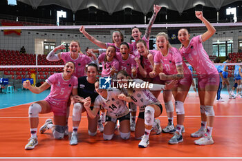 2024-09-20 - Beziers Volley celebrate the victory during the day 3 of the CEV Volleyball Challenge Cup 2025 Women - Prequalification Round WEVZA CUP between Bezier VB vs CV Kiele Socuellamos at the Palazzetto dello Sport on September 20, 2024 in Rome, Italy. - WEVZA CUP WOMEN - BEZIERS ANGELS VS CV KIELE SOCUELLAMOS - INTERNATIONALS - VOLLEYBALL