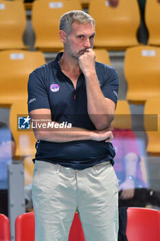 2024-09-20 - Frederic Havas Coach of Beziers Volley during the day 3 of the CEV Volleyball Challenge Cup 2025 Women - Prequalification Round WEVZA CUP between Bezier VB vs CV Kiele Socuellamos at the Palazzetto dello Sport on September 20, 2024 in Rome, Italy. - WEVZA CUP WOMEN - BEZIERS ANGELS VS CV KIELE SOCUELLAMOS - INTERNATIONALS - VOLLEYBALL