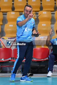 2024-09-20 - Jose Maria Rodrguez Ortuno coach of CV Kiele Socuellamos during the day 3 of the CEV Volleyball Challenge Cup 2025 Women - Prequalification Round WEVZA CUP between Bezier VB vs CV Kiele Socuellamos at the Palazzetto dello Sport on September 20, 2024 in Rome, Italy. - WEVZA CUP WOMEN - BEZIERS ANGELS VS CV KIELE SOCUELLAMOS - INTERNATIONALS - VOLLEYBALL