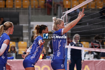 2024-09-18 - Paulina Majkowska of Beziers Volley, Raquel Lazaro of Beziers Volley during the Volleyball WEVZA CUP Women between Bezier VB and Heidelberg Volkswagen on 18 sept 2024 at the Palazzetto dello Sport in Rome. - VOLLEYBALL WEVZA CUP WOMEN - INTERNATIONALS - VOLLEYBALL