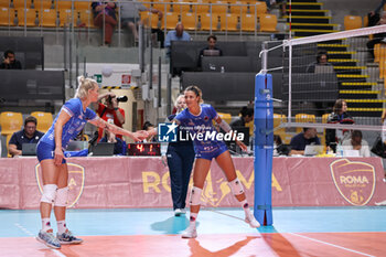 2024-09-18 - Paulina Majkowska of Beziers Volley, Raquel Lazaro of Beziers Volley during the Volleyball WEVZA CUP Women between Bezier VB and Heidelberg Volkswagen on 18 sept 2024 at the Palazzetto dello Sport in Rome. - VOLLEYBALL WEVZA CUP WOMEN - INTERNATIONALS - VOLLEYBALL