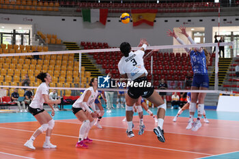 2024-09-18 - Dayana Segovia of CD Heidelberg Volkswagen, Ciara Debell of Beziers Volley during the Volleyball WEVZA CUP Women between Bezier VB and Heidelberg Volkswagen on 18 sept 2024 at the Palazzetto dello Sport in Rome. - VOLLEYBALL WEVZA CUP WOMEN - INTERNATIONALS - VOLLEYBALL