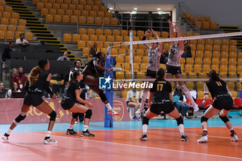 2024-09-18 - Aana Enioola Adelusi of Roma Volley Club, Slađana Mirkovic of Roma Volley Club, Marie Scholzel of Roma Volley Club, Wilma Salas of Roma Volley Club, Tatiana Kulikova of Terville Florange OC, Saana Lindgren of Terville Florange OC during the Volleyball WEVZA CUP Women between Roma Volley Club and Terville Florange OC on 18 sept 2024 at the Palazzetto dello Sport in Rome. - VOLLEYBALL WEVZA CUP WOMEN - INTERNATIONALS - VOLLEYBALL