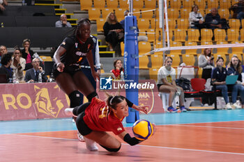 2024-09-18 - Giorgia Zannoni of Roma Volley Club, Aana Enioola Adelusi of Roma Volley Club during the Volleyball WEVZA CUP Women between Roma Volley Club and Terville Florange OC on 18 sept 2024 at the Palazzetto dello Sport in Rome. - VOLLEYBALL WEVZA CUP WOMEN - INTERNATIONALS - VOLLEYBALL