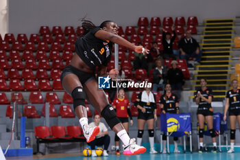 2024-09-18 - Aana Enioola Adelusi of Roma Volley Club during the Volleyball WEVZA CUP Women between Roma Volley Club and Terville Florange OC on 18 sept 2024 at the Palazzetto dello Sport in Rome. - VOLLEYBALL WEVZA CUP WOMEN - INTERNATIONALS - VOLLEYBALL