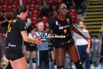 2024-09-18 - Marie Scholzel of Roma Volley Club, Aana Enioola Adelusi of Roma Volley Club during the Volleyball WEVZA CUP Women between Roma Volley Club and Terville Florange OC on 18 sept 2024 at the Palazzetto dello Sport in Rome. - VOLLEYBALL WEVZA CUP WOMEN - INTERNATIONALS - VOLLEYBALL