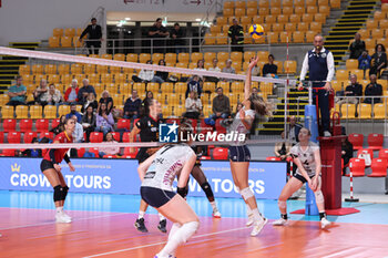 2024-09-18 - Karson Bacon of Terville Florange OC, Lexi Hadrych of Terville Florange OC, Saana Lindgren of Terville Florange OC during the Volleyball WEVZA CUP Women between Roma Volley Club and Terville Florange OC on 18 sept 2024 at the Palazzetto dello Sport in Rome. - VOLLEYBALL WEVZA CUP WOMEN - INTERNATIONALS - VOLLEYBALL