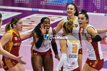 2024-01-06 - Aeroitalia Roma Volley celebrates during Italian Volley Serie A1 F match between Reale Mutua Fenera Chieri '76 vs Aeroitalia Roma Volley on 6 January 2023 at the PalaFenera, Chieri (TO) - REALE MUTUA FENERA CHIERI 76 VS ROMA VOLLEY CLUB - SERIE A1 WOMEN - VOLLEYBALL