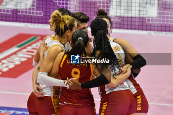 2024-01-06 - Aeroitalia Roma Volley celebrates during Italian Volley Serie A1 F match between Reale Mutua Fenera Chieri '76 vs Aeroitalia Roma Volley on 6 January 2023 at the PalaFenera, Chieri (TO) - REALE MUTUA FENERA CHIERI 76 VS ROMA VOLLEY CLUB - SERIE A1 WOMEN - VOLLEYBALL