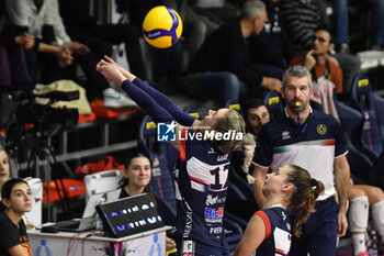 2024-01-06 - Anna Gray of Chieri '76 in action during Italian Volley Serie A1 F match between Reale Mutua Fenera Chieri '76 vs Aeroitalia Roma Volley on 6 January 2023 at the PalaFenera, Chieri (TO) - REALE MUTUA FENERA CHIERI 76 VS ROMA VOLLEY CLUB - SERIE A1 WOMEN - VOLLEYBALL
