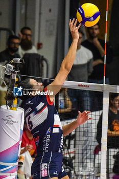 2024-01-06 - Avery Skinner of Chieri '76 in action during Italian Volley Serie A1 F match between Reale Mutua Fenera Chieri '76 vs Aeroitalia Roma Volley on 6 January 2023 at the PalaFenera, Chieri (TO) - REALE MUTUA FENERA CHIERI 76 VS ROMA VOLLEY CLUB - SERIE A1 WOMEN - VOLLEYBALL