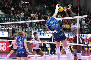 2024-01-07 - Spike of Marina Lubian ( Prosecco DOC Imoco Conegliano ) - PROSECCO DOC IMOCO CONEGLIANO VS CUNEO GRANDA VOLLEY - SERIE A1 WOMEN - VOLLEYBALL