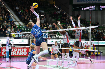 2024-01-07 - Spike of Isabelle Haak ( Prosecco DOC Imoco Conegliano ) - PROSECCO DOC IMOCO CONEGLIANO VS CUNEO GRANDA VOLLEY - SERIE A1 WOMEN - VOLLEYBALL
