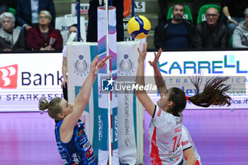 2024-01-07 - Lob of Joanna Wolosz ( Prosecco DOC Imoco Conegliano ) - PROSECCO DOC IMOCO CONEGLIANO VS CUNEO GRANDA VOLLEY - SERIE A1 WOMEN - VOLLEYBALL