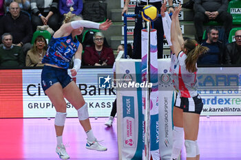 2024-01-07 - Spike of Kathryn Plummer ( Prosecco DOC Imoco Conegliano ) - PROSECCO DOC IMOCO CONEGLIANO VS CUNEO GRANDA VOLLEY - SERIE A1 WOMEN - VOLLEYBALL