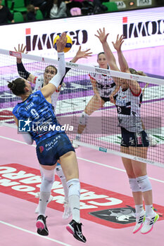 2024-01-14 - Spike of Marina Lubian( Prosecco Doc Imoco Conegliano ) - PROSECCO DOC IMOCO CONEGLIANO VS REALE MUTUA FENERA CHIERI 76 - SERIE A1 WOMEN - VOLLEYBALL