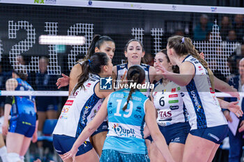 2024-01-21 - Itas Trentino players celebrate a point - IL BISONTE FIRENZE VS ITAS TRENTINO - SERIE A1 WOMEN - VOLLEYBALL