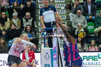 2024-01-27 - Spike of Kathrin Plummer ( Prosecco Doc Imoco Conegliano ) - PROSECCO DOC IMOCO CONEGLIANO VS SAVINO DEL BENE SCANDICCI - SERIE A1 WOMEN - VOLLEYBALL