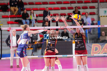 2024-01-28 - Lina Alsmeier (Il Bisonte Firenze), Marta Bechis (Roma Volley Club) and Ana Beatriz Silva Correa (Roma Volley Club) - ROMA VOLLEY CLUB VS IL BISONTE FIRENZE - SERIE A1 WOMEN - VOLLEYBALL