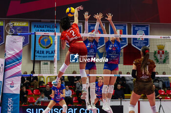 2024-01-28 - Martina Bracchi #2 of UYBA E-Work Volley Busto Arsizio (C) seen in action during Volley Serie A women 2023/24 match between UYBA E-Work Volley Busto Arsizio and Wash4green Pinerolo at E-Work Arena, Busto Arsizio, Italy on January 28, 2024 - UYBA VOLLEY BUSTO ARSIZIO VS WASH4GREEN PINEROLO - SERIE A1 WOMEN - VOLLEYBALL