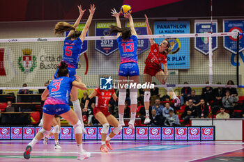 2024-01-28 - Federica Carletti #11 of UYBA E-Work Volley Busto Arsizio (R) seen in action during Volley Serie A women 2023/24 match between UYBA E-Work Volley Busto Arsizio and Wash4green Pinerolo at E-Work Arena, Busto Arsizio, Italy on January 28, 2024 - UYBA VOLLEY BUSTO ARSIZIO VS WASH4GREEN PINEROLO - SERIE A1 WOMEN - VOLLEYBALL
