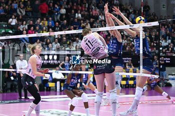 2024-02-04 - Spike of Isabelle Haak ( Prosecco Doc Imoco Conegliano ) - PROSECCO DOC IMOCO CONEGLIANO VS ALLIANZ VV MILANO - SERIE A1 WOMEN - VOLLEYBALL